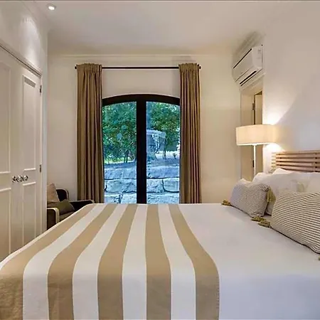 Aldeia Das Acoteias Sleeps 8 With Pool Air Con And Wifi