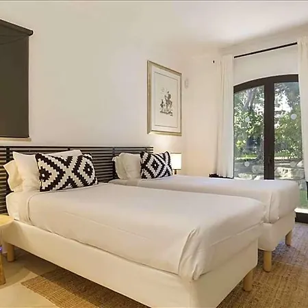 Aldeia Das Acoteias Sleeps 8 With Pool Air Con And Wifi